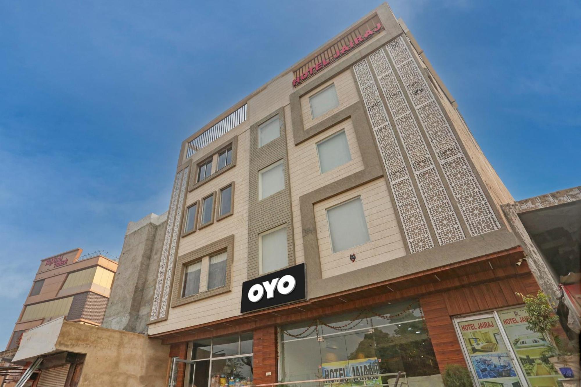 Hotel Collection O Jairaj Alwar Exteriér fotografie